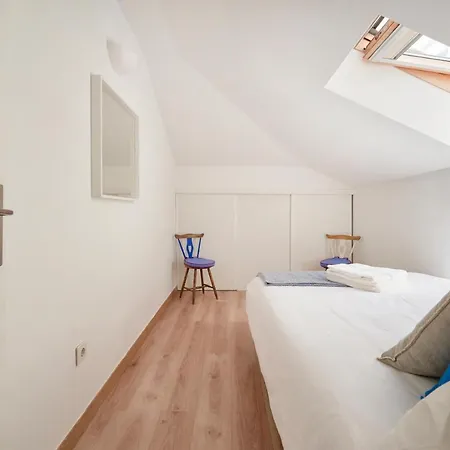 Sunny With Terrace.river View!