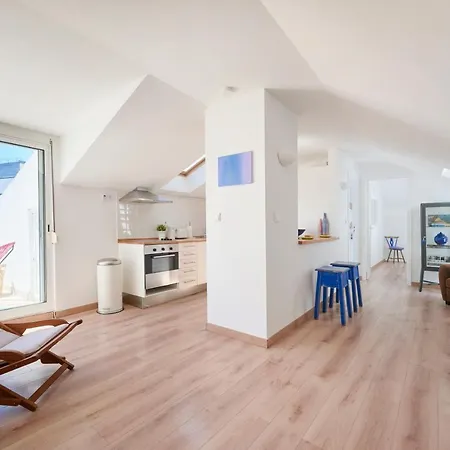 Sunny With Terrace.river View! Apartamento *