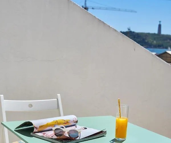 アパート Sunny With Terrace.river View! *