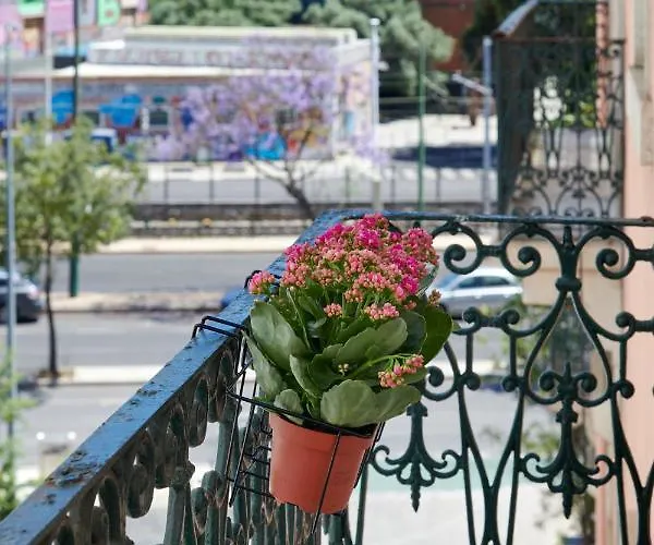 Sunny With Terrace.river View! Apartmán *