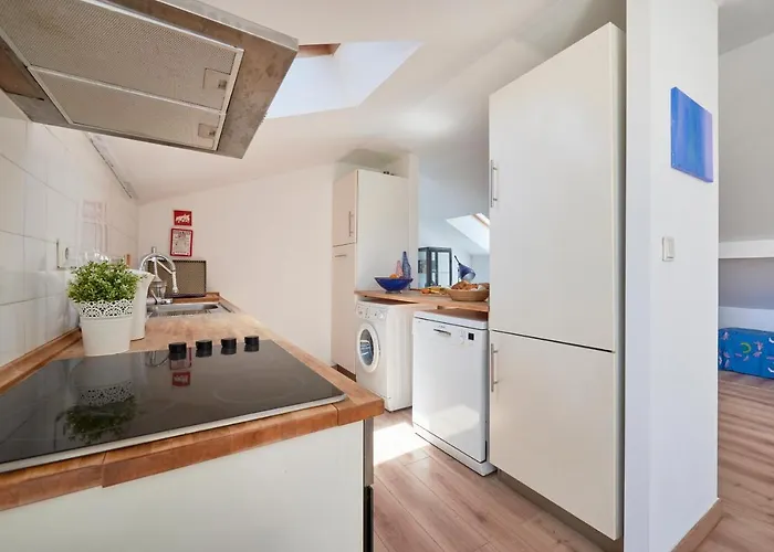 شقة Sunny With Terrace.river View! *