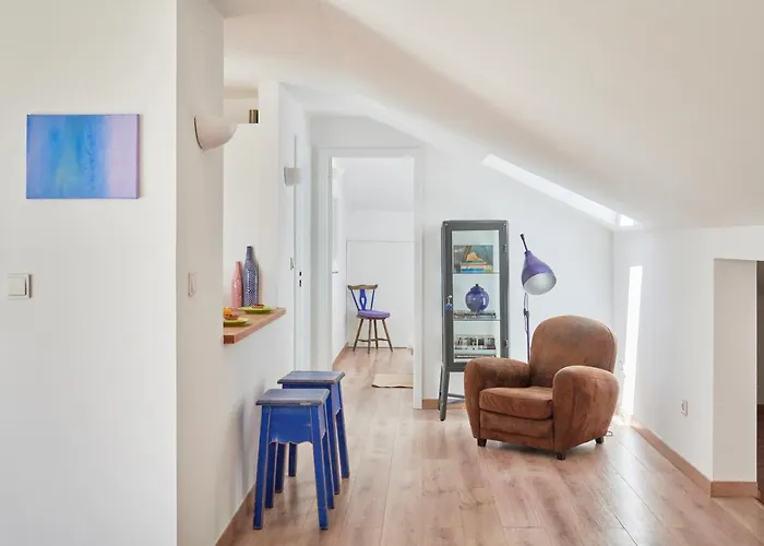 شقة Sunny With Terrace.river View!