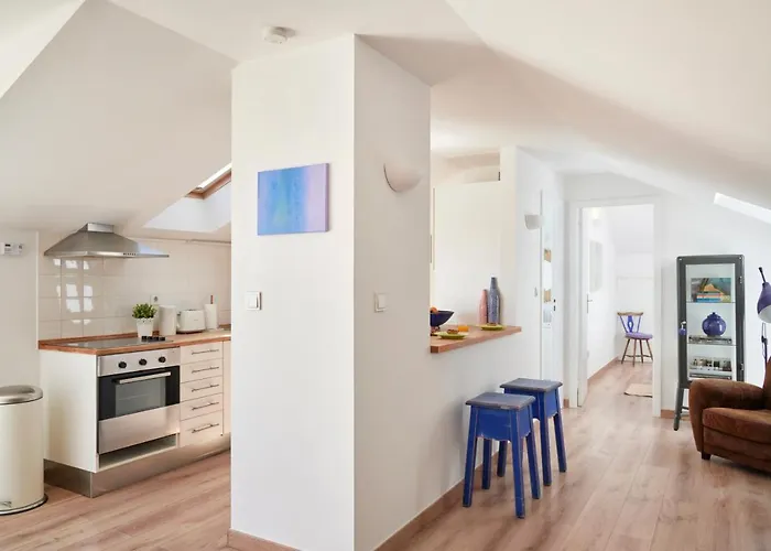 شقة Sunny With Terrace.river View!