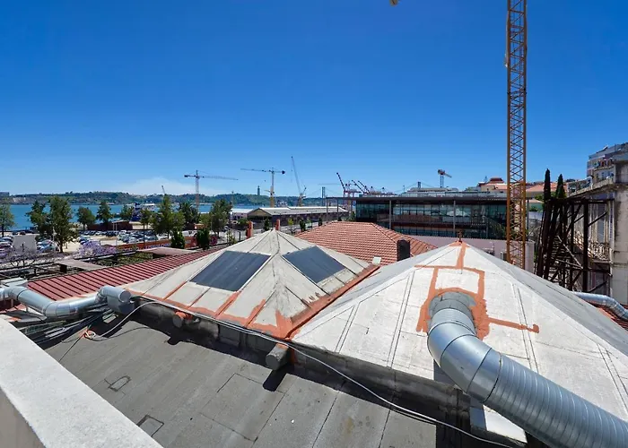 شقة Sunny With Terrace.river View! *