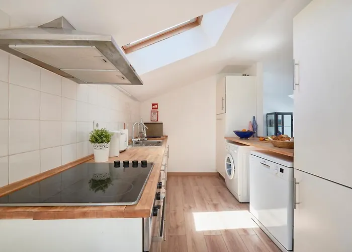 Sunny With Terrace.river View! شقة