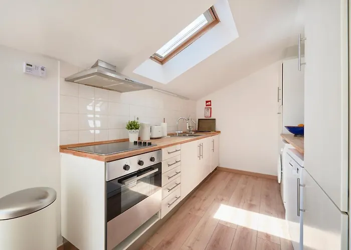 شقة Sunny With Terrace.river View!